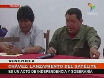 El presidente venezolano, Hugo Chávez en una rueda de prensa conjunta con el Jefe de Estado boliviano, Evo Morales