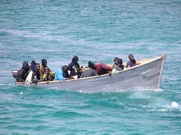 Estas frágiles embarcaciones, llamadas "pateras", son la tumba de miles de africanos que mueren en el intento de llegar a Europa.