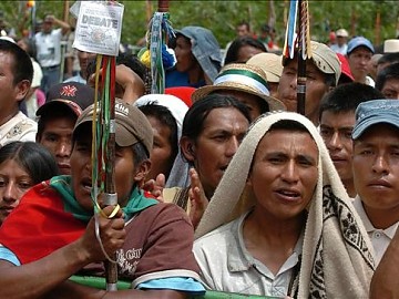 Campesinos e indígenas colombianos ante un nuevo atropello