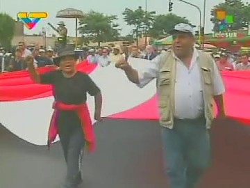 Luego de varias jornadas de marcha los campesinos peruano llegan frente al congreso nacional