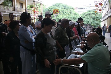 El proceso de votación ha fluido con rápidez y normalidad, permitiendo a los venezolanas ejercer su derecho al voto cómodamente