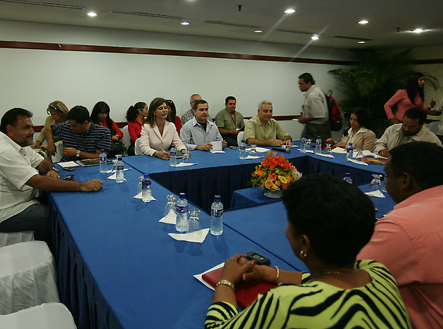 Mesas de trabajo entre el Ministerio del P.P. para el Turismo, Gobernación de Anzoátegui y alcaldías de Urbaneja, Bolívar, Sotillo y Guanta