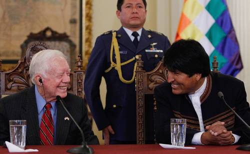 El ex mandatario estadunidense y el gobernante boliviano, ayer durante una reunión realizada en el Palacio Quemado de La Paz