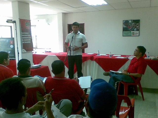 El Ministro Elías Jaua dictó un taller sociopolítico a trabajadores y habitantes de Cumanacoa