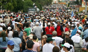 El pueblo hondureño se encuentra en las calles en defensa de la democracia de su país desde el pasado domingo.