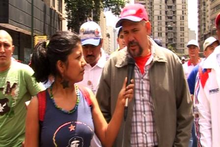 Prensa Marea Socialista entrevistando a Ángel Navas, presidente de FETRAELEC