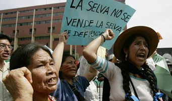 Campesinos peruanos libran lucha por tenencia de tierras