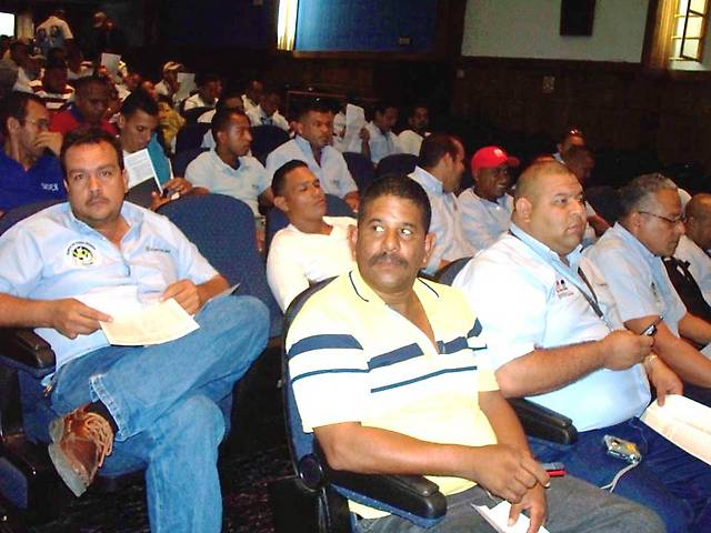 Trabajadores de Chrysler de Venezuela presentes en el V Encuentro de Trabajadores de la Industria Automotriz  Octubre de 2009