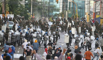 La represión en Honduras no cesado, militares reprimieron marcha pacífica en San Pedro Sula . (Foto:Archivo)