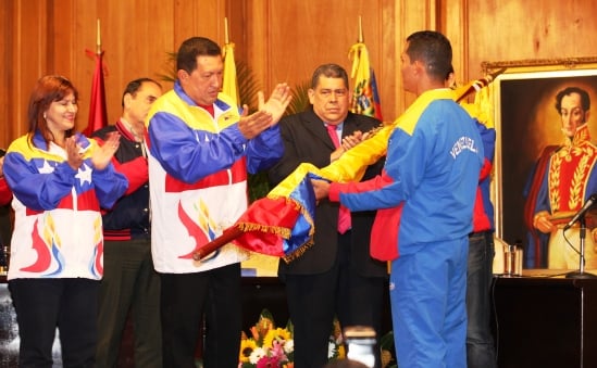 Presidente Chávez durante el acto donde abanderó a la selección venezolana que participará en los Juegos Bolivarianos