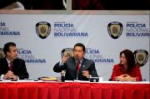 Presidente Chávez en acto de juramentación de la directiva de la Policía Nacional Bolivariana en el Teatro Teresa Carreño.