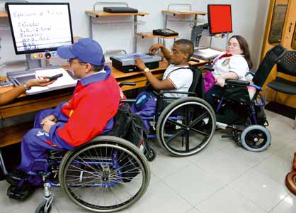 centro de tecnologías para población con discapacidad