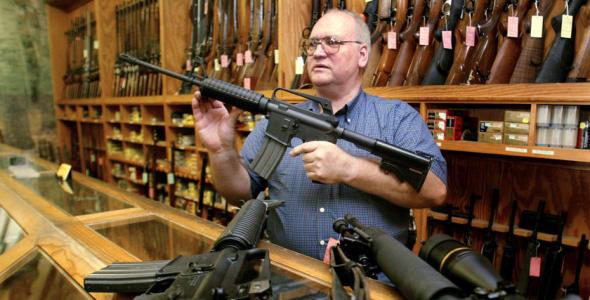 Proliferan las tiendas de venta de armas en EEUU