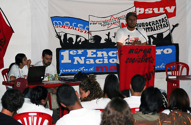 Alexander Marín durante la apertura del Primer Encuentro Nacional de Marea Socialista