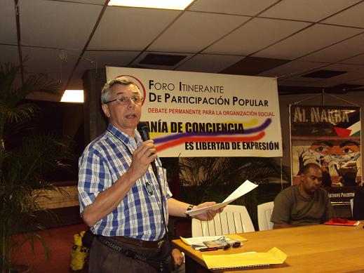 El camarada Gonzalo Gómez de Aporrea leyendo carta de protesta