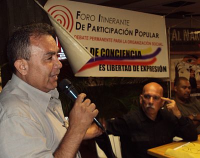 Este militante del PSUV hizo un llamdo a acabar con las hipocresías, durante su intervención en el foro "Las Primarias del PSUV: Un Análisis Crítico."