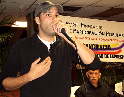 "Tenemos que hacer respetar la normativa del partido," dijo Irwing Ríos, durante su intervención en el foro Las Primarias del PSUV: Un Análisis Crítico.