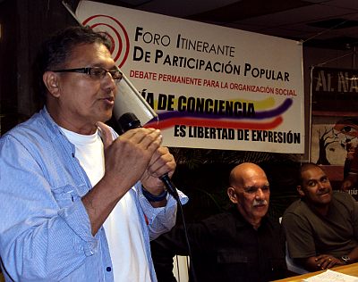 Futuras primarias con segunda vuelta pidió Rafael durante su intervención en el foro Las Primarias del PSUV: Un Análisis Crítico.