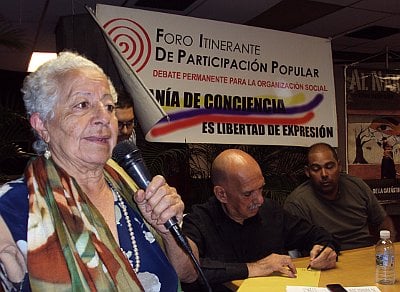 Durante su intervención en el foro Las Primarias del PSUV: Un Análisis Crítico, la señora Rosa hizo énfasis en contar con militantes de experiencia.