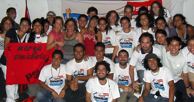 Todos los jóvenes de Marea Socialista juntos celebrando el cierre del Primer Encuentro Nacional