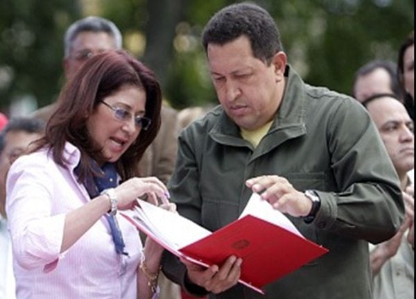 Acto de entrega de La Enmienda Constitucional al Presidente Hugo Chávez (19-02-09) en el Boulevard de Catia