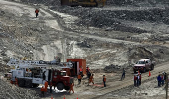 Siguen las labores de rescate de los mineros chilenos