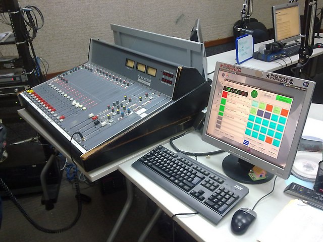 AlbaCiudad 96.3FM es una emisora de radio que se maneja 100% con Software Libre