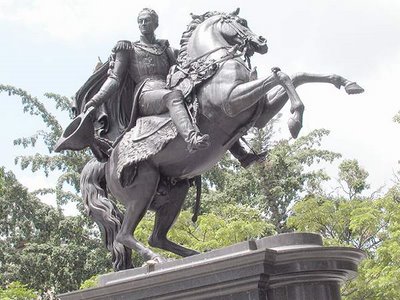 Estatua ecuestre del Libertador en la Plaza Bolívar de Caracas
