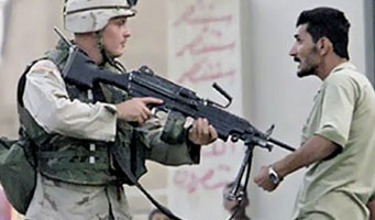 En cinco años soldados estadounidenses mataron a 680 civiles en puestos de control en Irak, según Wikileaks.