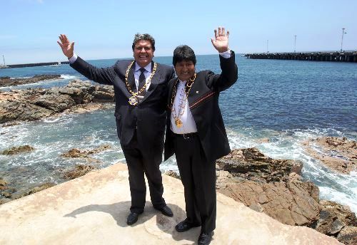 Los presidentes de Perú y Bolivia, Alan García y Evo Morales