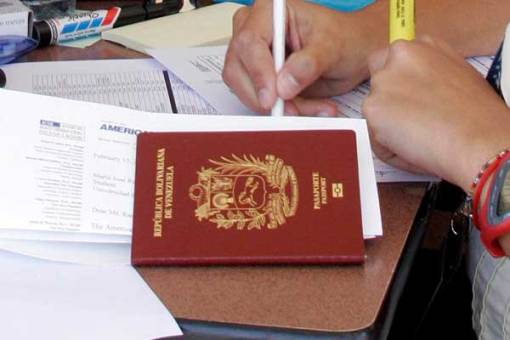 Extorsionadores exigían pagar la cantidad de 5 mil dólares para la entrega de un pasaporte
