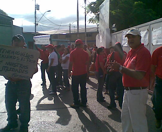 Trabajadores de Puertos de Sucre durante su manifestación