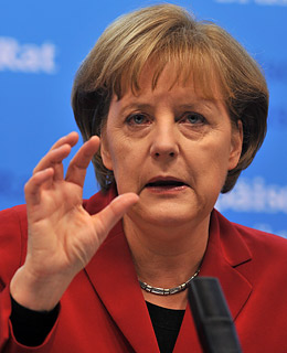 La canciller alemana, Angela Merkel. (Ahora le obsequiarán el tango Los Mareados, seguramente...)