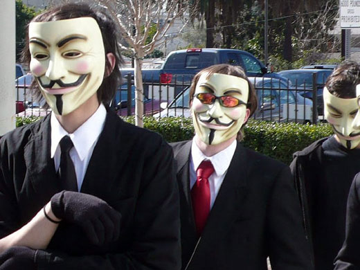 Anonymous Colombia difundió imágenes en las que se aprecian las agresiones policiales