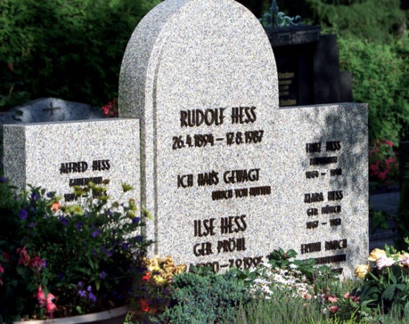 La tumba de Rudolf Hess, lugarteniente del dictador Adolf Hitler