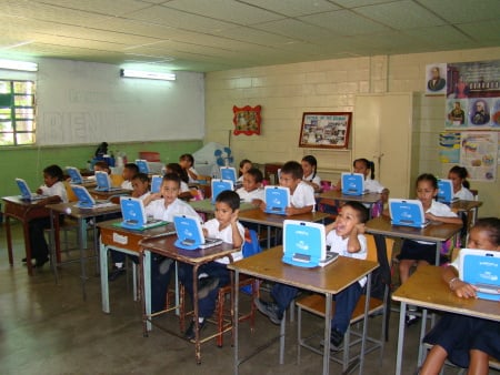 Las computadoras canaimitas ya se utilizan en las escuelas