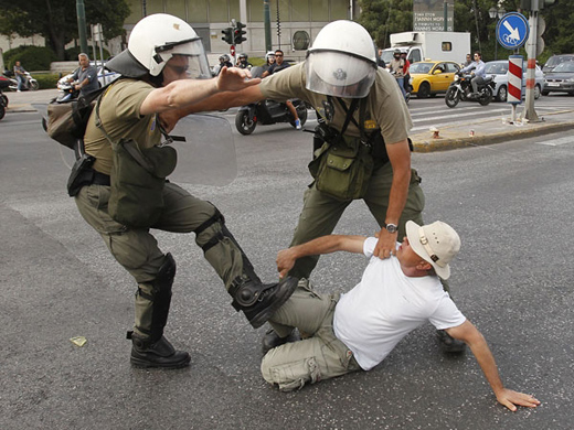 Diarias protestas en Grecia debido a la crisis financiera