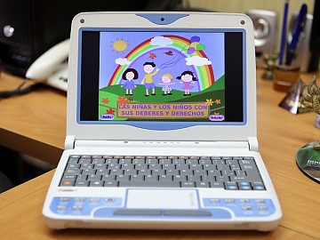 La portátil "Canaima" está siendo usada por estudiantes de educación primaria en Venezuela.