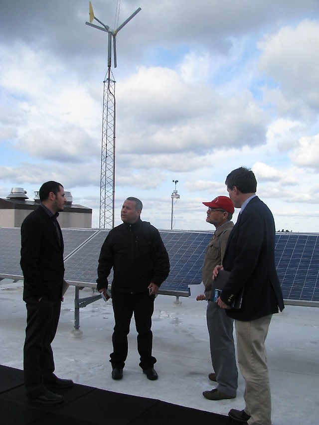 Sistemas híbridos Eólico-Solares a pequeña escala funcionan en escuelas con propósitos energéticos y educativos