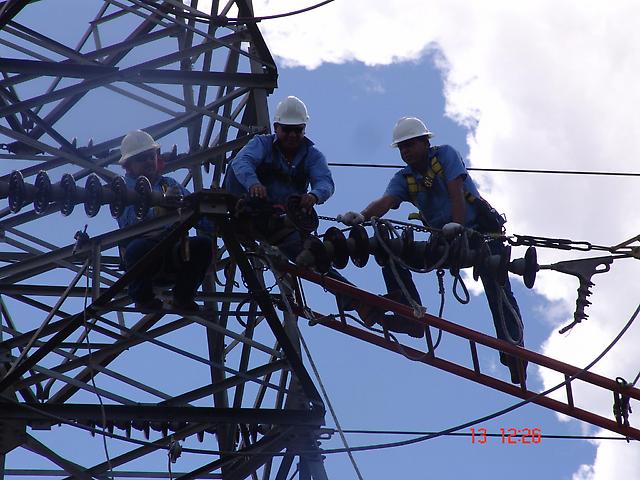 La instalación de 16 transformadores de potencia fue el logro más destacado del 2011, ya que incrementa en 833 MVA la capacidad de transmisión de las subestaciones adscritas al Centro de Transmisión Sur