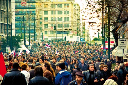 ATENAS 12 DE FEBRERO Impresionante multitud salió a la calle a protestar