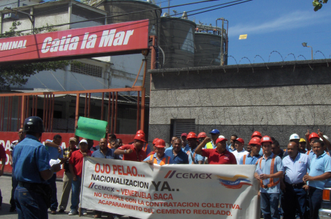 Protesta de los trabajadores cementeros en Catia La Mar