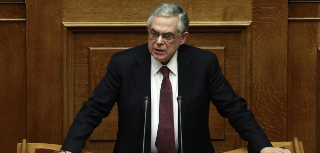 El Primer ministro griego Lucas Papademos