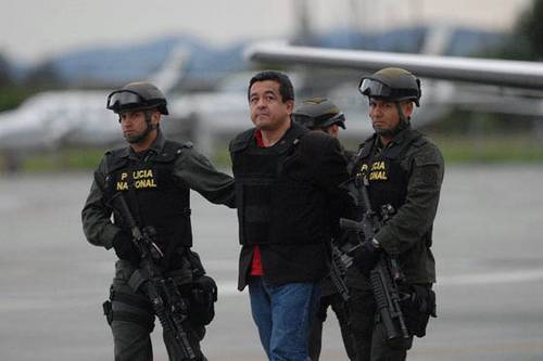 Joaquín Pérez Becerra, fundador de la Agencia de Noticias Nueva Colombia, al ser extraditado de Venezuela a Colombia