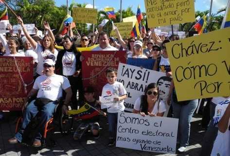 Contraste con una manifestación reciente pidiendo la apertura del Consulado