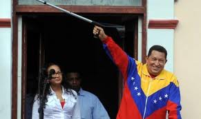 Chávez en el balcón del pueblo
