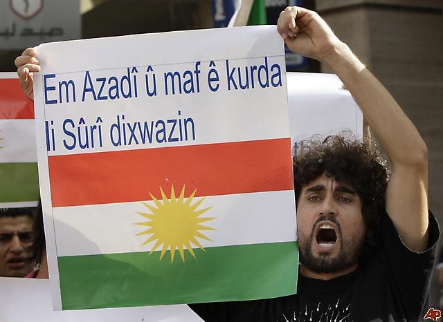 Manifestante kurdo