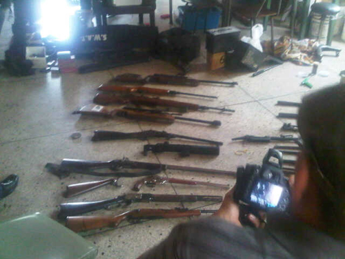 Armas y municiones incautadas en un laboratorio clandestino de fabricación en Aragua