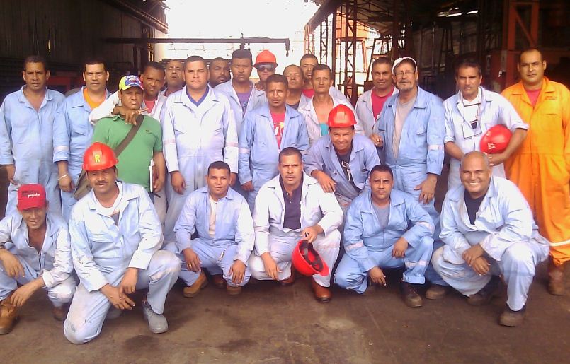 trabajadores del Complejo Metalurgico de Cumana (Commetasa)