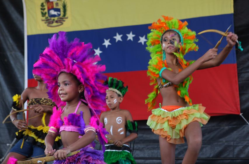 Grupo Maria Vicencia de Abreu e Lima celebra con muestra de folklore